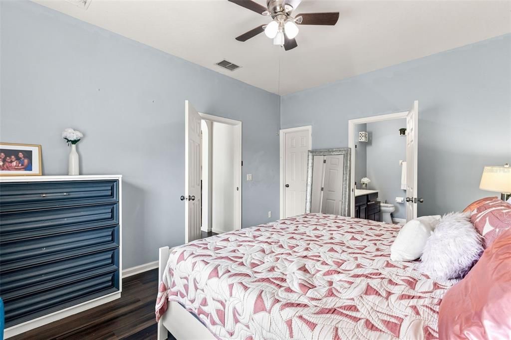 For Sale: $374,999 (4 beds, 2 baths, 1730 Square Feet)