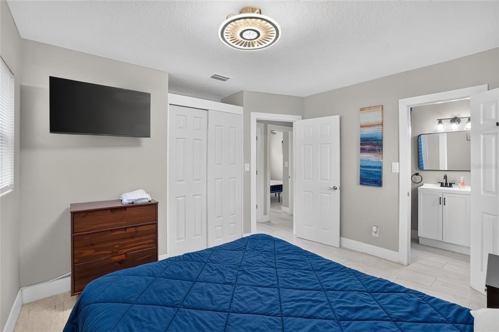 For Sale: $399,999 (3 beds, 2 baths, 1610 Square Feet)