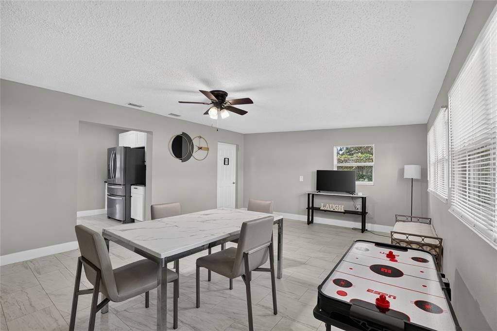 For Sale: $399,999 (3 beds, 2 baths, 1610 Square Feet)