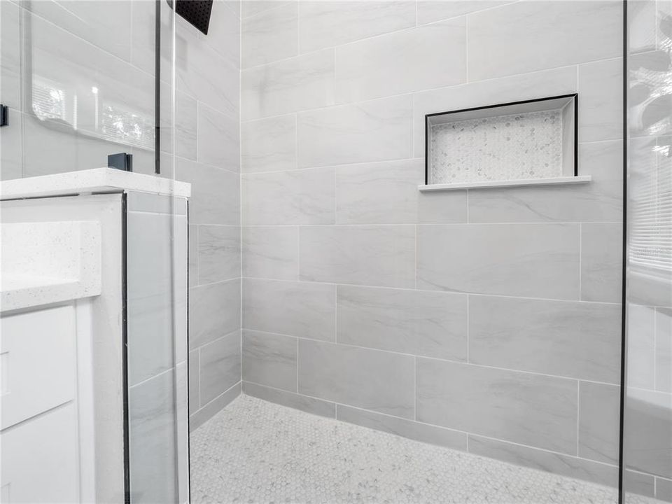 На продажу: $319,900 (2 спален, 2 ванн, 1176 Квадратных фут)