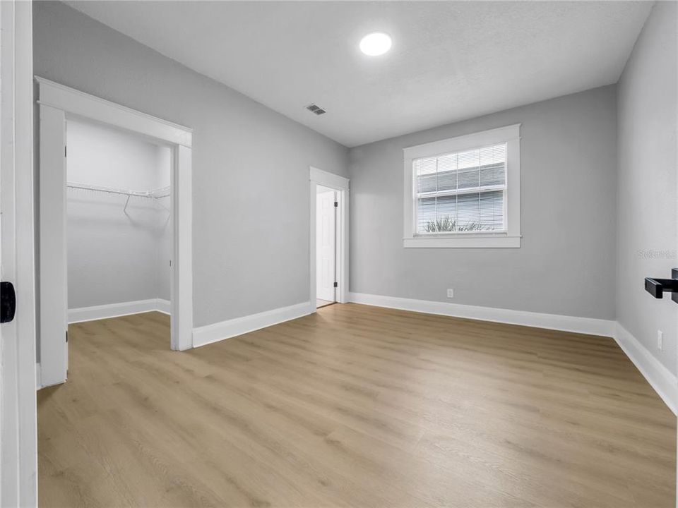 На продажу: $319,900 (2 спален, 2 ванн, 1176 Квадратных фут)