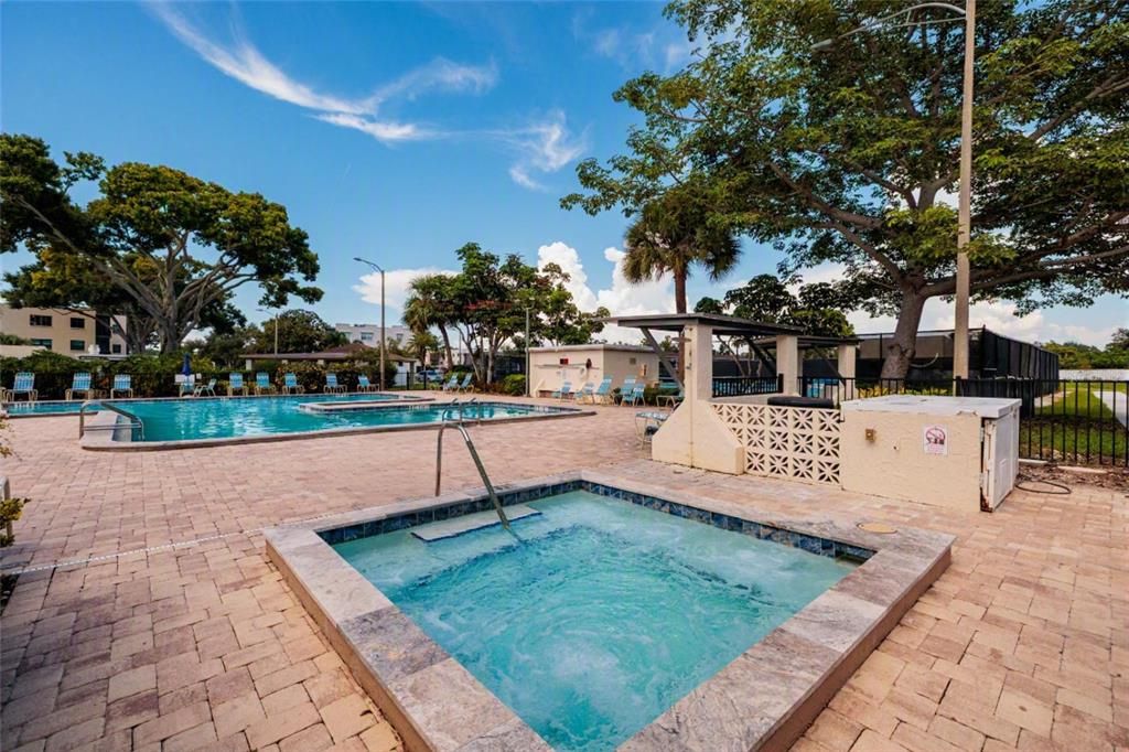 For Sale: $89,900 (1 beds, 1 baths, 840 Square Feet)