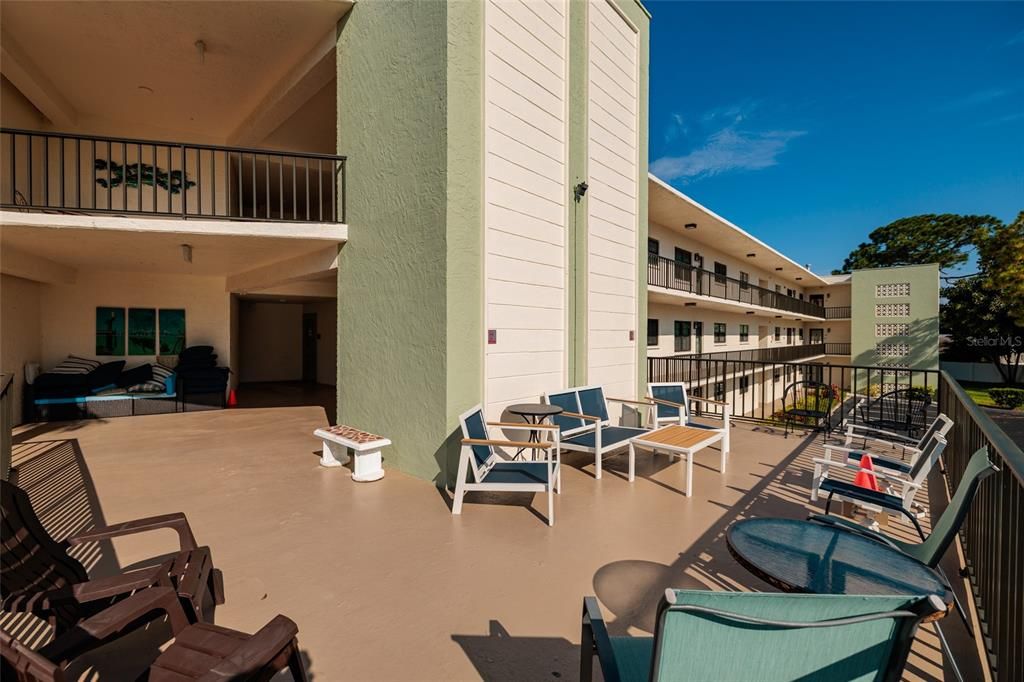 For Sale: $89,900 (1 beds, 1 baths, 840 Square Feet)