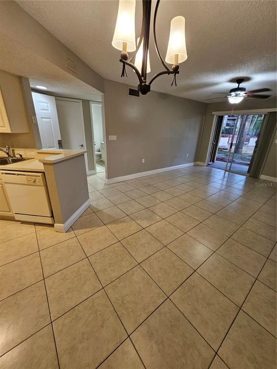 For Rent: $1,100 (1 beds, 1 baths, 660 Square Feet)
