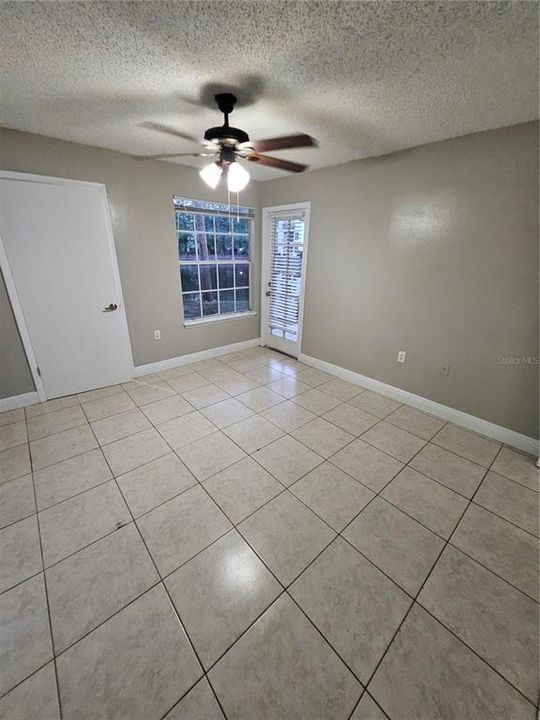 For Rent: $1,100 (1 beds, 1 baths, 660 Square Feet)
