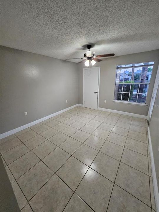 For Rent: $1,100 (1 beds, 1 baths, 660 Square Feet)