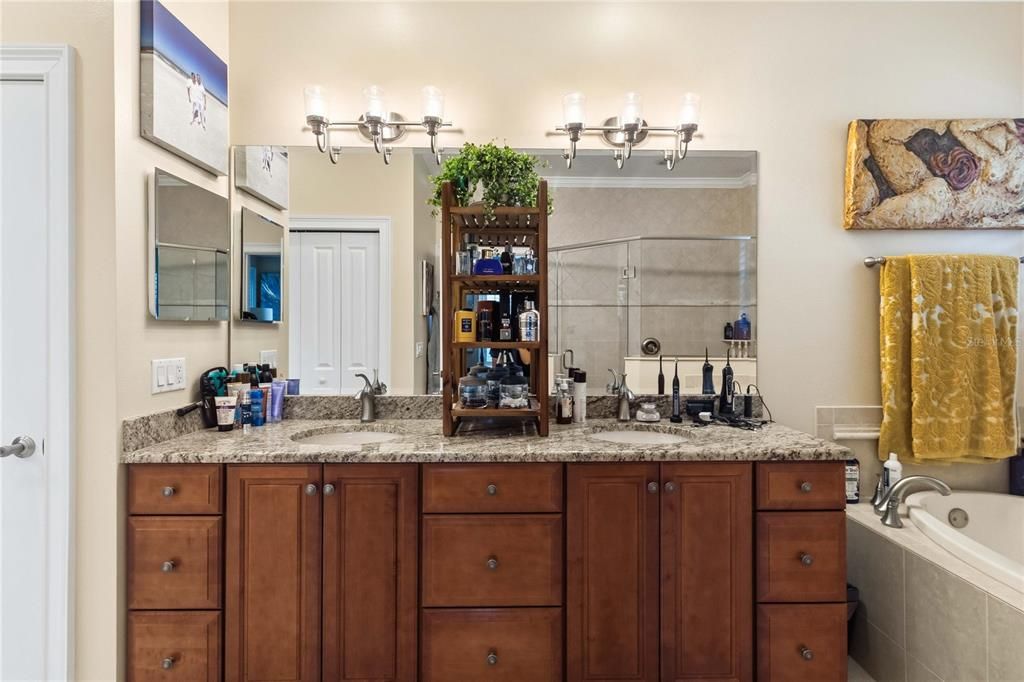 For Sale: $869,900 (4 beds, 3 baths, 2569 Square Feet)