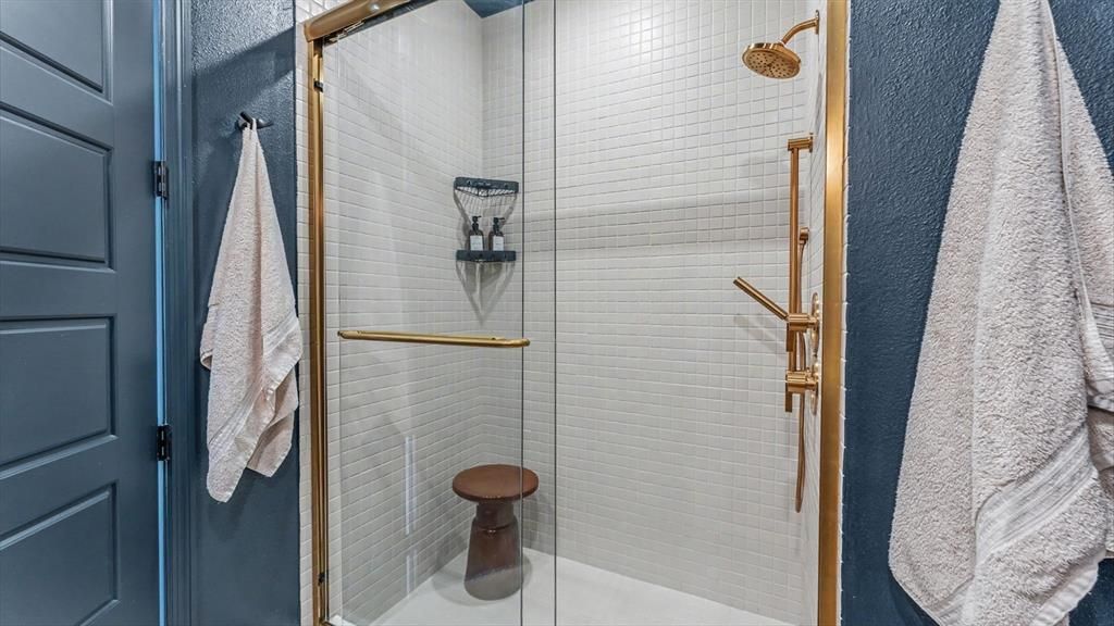 En Venta: $425,000 (4 camas, 3 baños, 2396 Pies cuadrados)