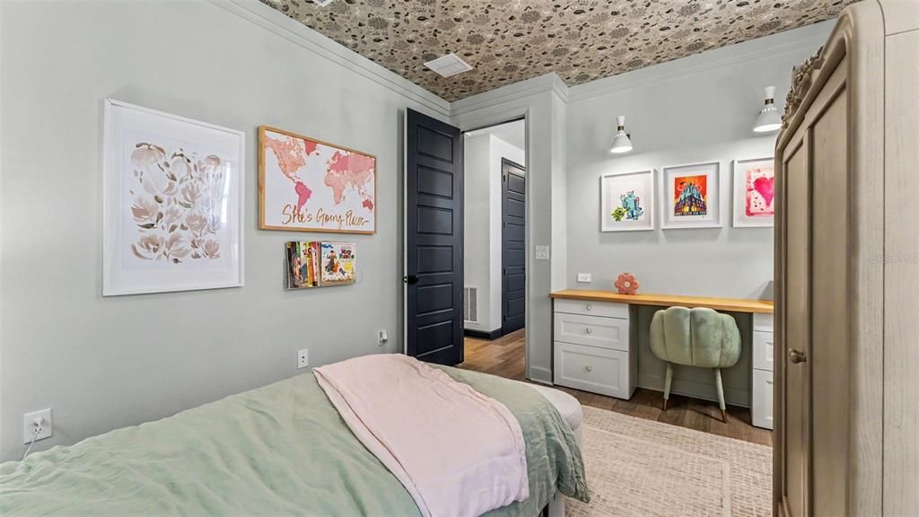 En Venta: $425,000 (4 camas, 3 baños, 2396 Pies cuadrados)