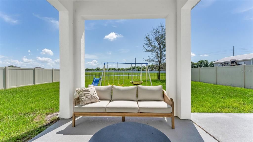 En Venta: $425,000 (4 camas, 3 baños, 2396 Pies cuadrados)