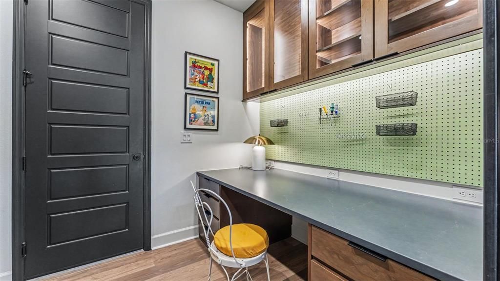 En Venta: $425,000 (4 camas, 3 baños, 2396 Pies cuadrados)