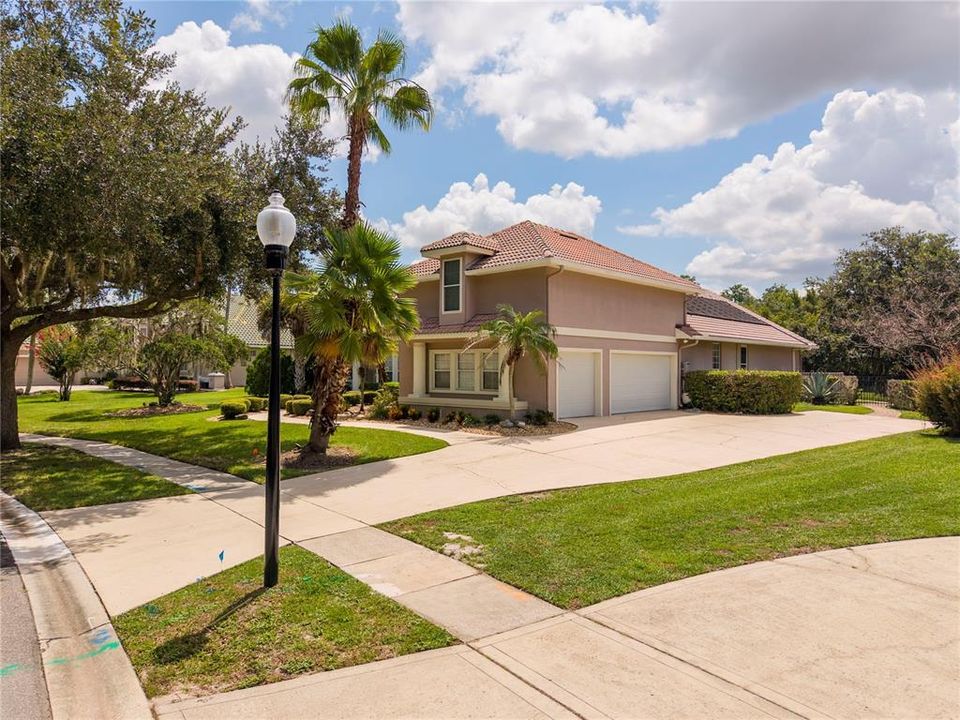 For Sale: $1,220,000 (5 beds, 4 baths, 3603 Square Feet)