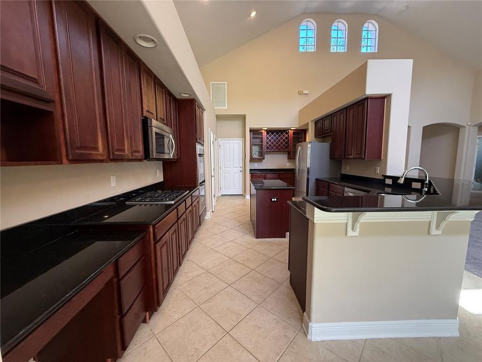 For Rent: $3,150 (5 beds, 3 baths, 3530 Square Feet)