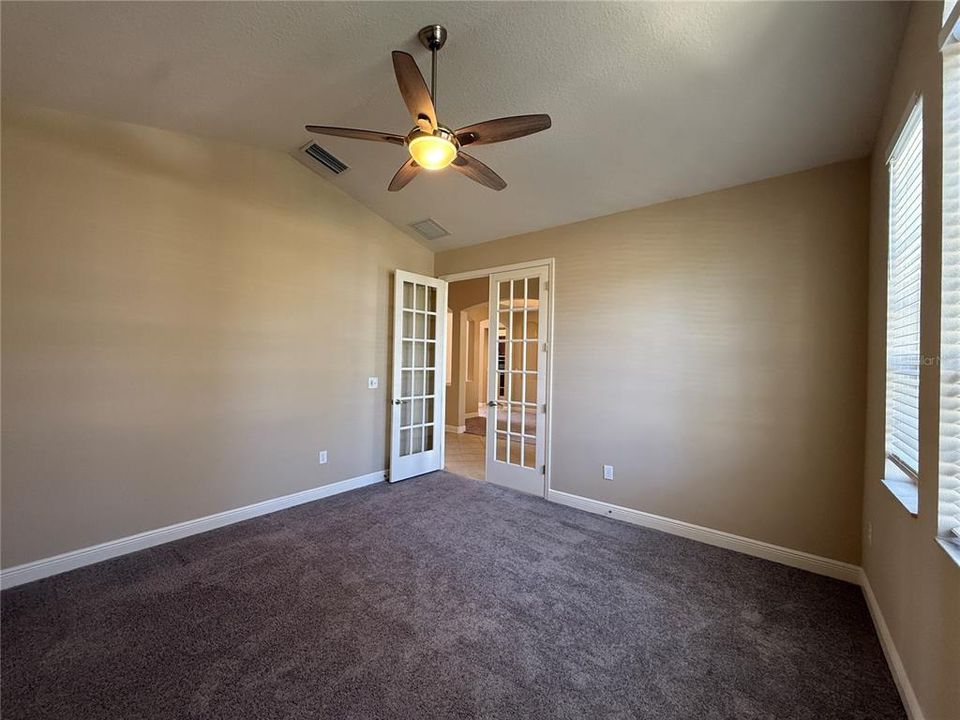 For Rent: $3,150 (5 beds, 3 baths, 3530 Square Feet)