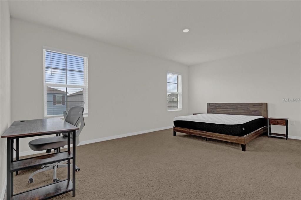 For Rent: $2,400 (5 beds, 3 baths, 2522 Square Feet)