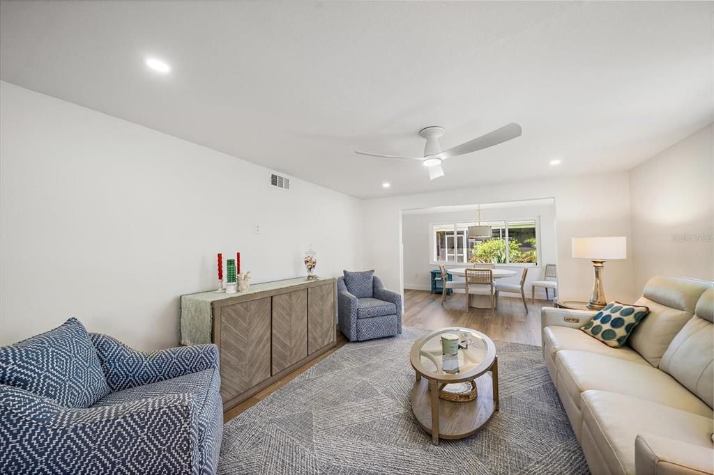 For Sale: $450,000 (2 beds, 2 baths, 1327 Square Feet)