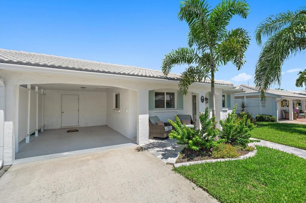 For Sale: $450,000 (2 beds, 2 baths, 1327 Square Feet)
