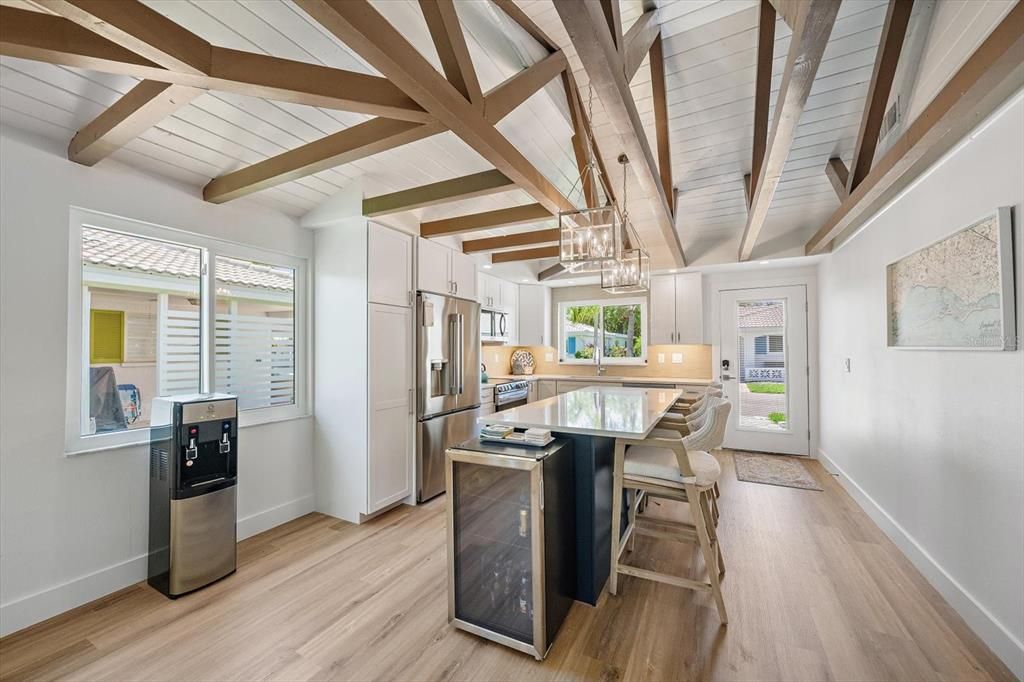For Sale: $450,000 (2 beds, 2 baths, 1327 Square Feet)