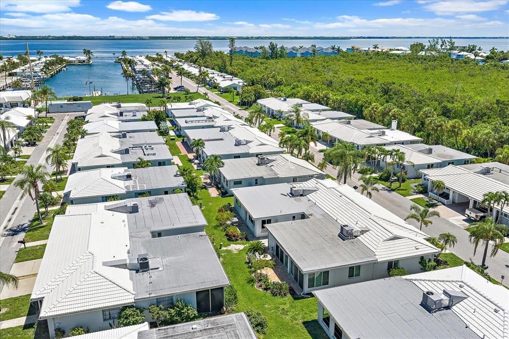 For Sale: $450,000 (2 beds, 2 baths, 1327 Square Feet)