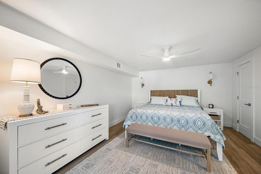 For Sale: $450,000 (2 beds, 2 baths, 1327 Square Feet)