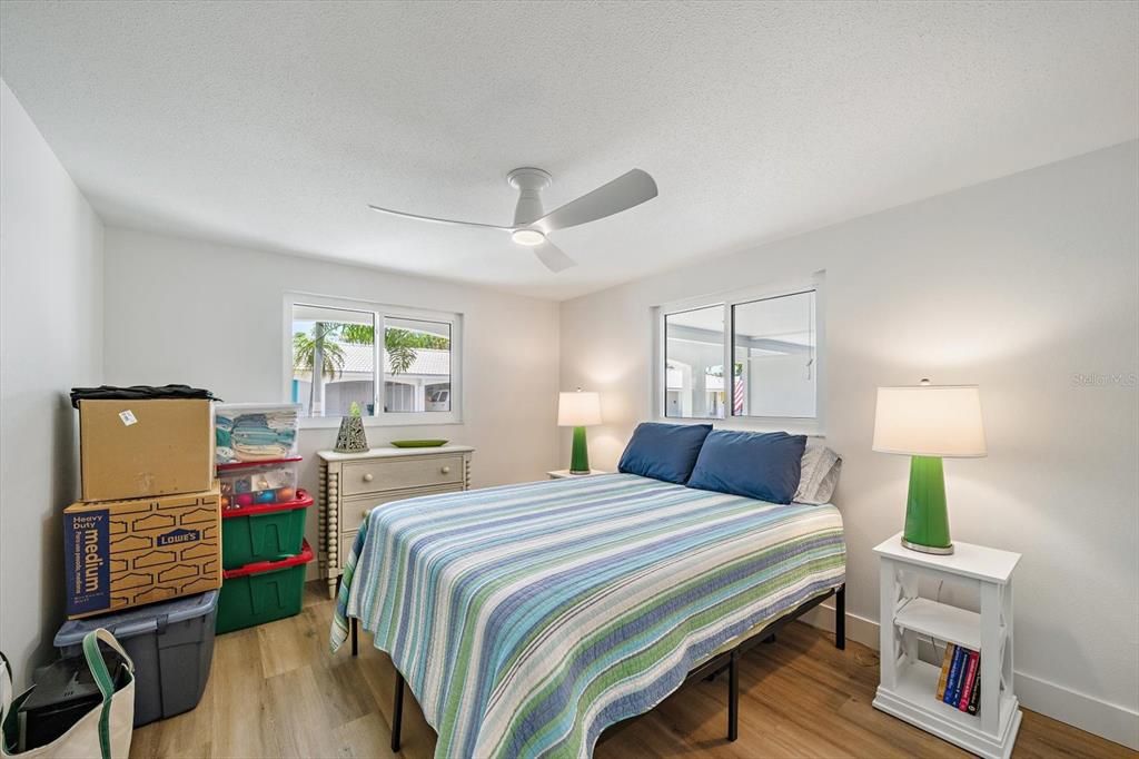 For Sale: $450,000 (2 beds, 2 baths, 1327 Square Feet)