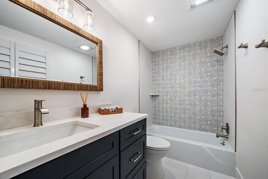 For Sale: $450,000 (2 beds, 2 baths, 1327 Square Feet)