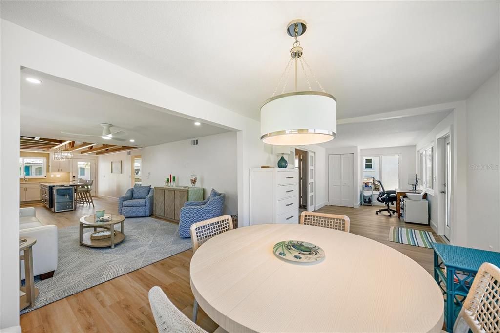 For Sale: $450,000 (2 beds, 2 baths, 1327 Square Feet)