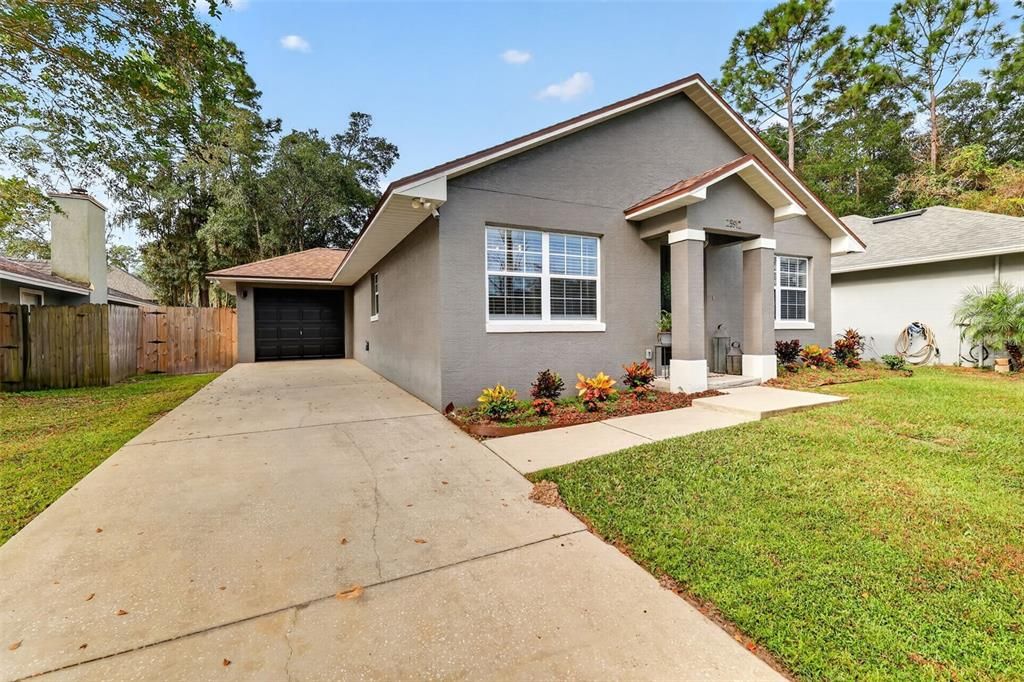 For Sale: $289,999 (2 beds, 2 baths, 1188 Square Feet)