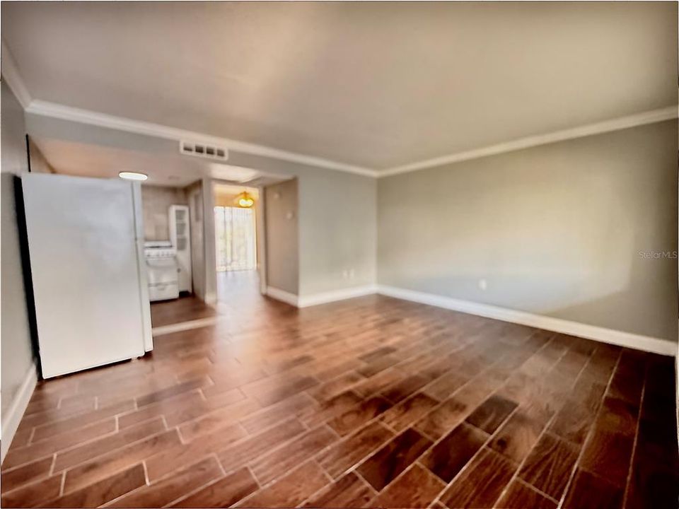 For Rent: $1,175 (1 beds, 1 baths, 496 Square Feet)