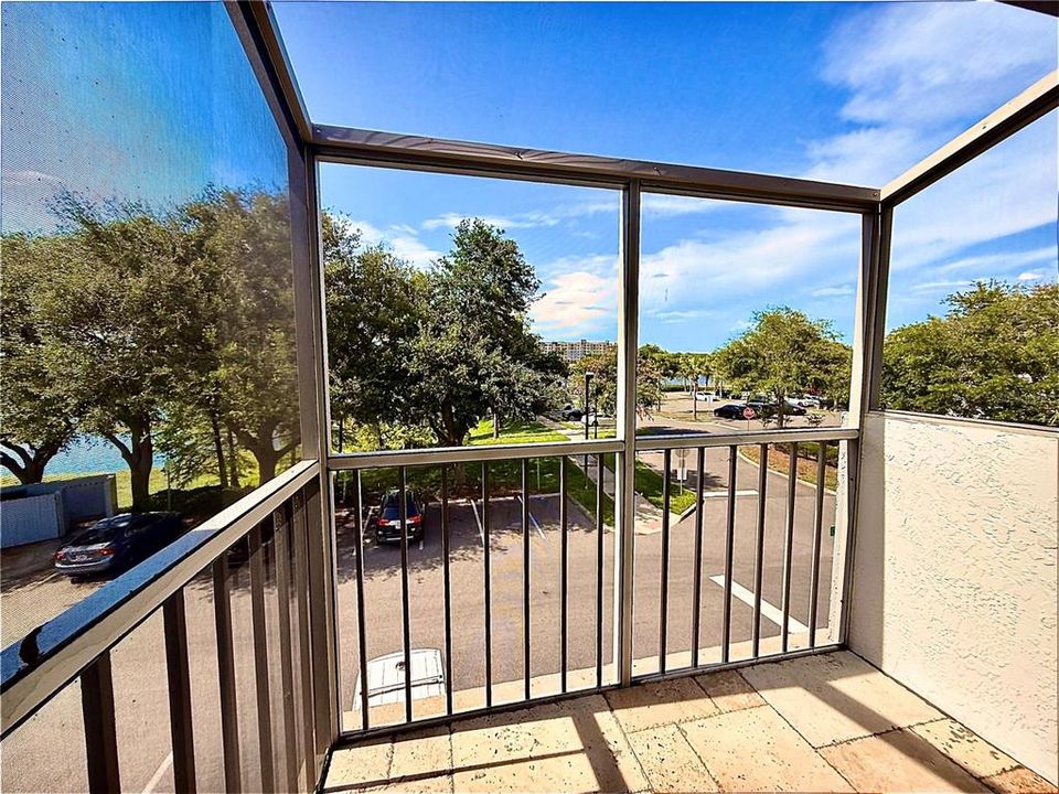 For Rent: $1,175 (1 beds, 1 baths, 496 Square Feet)