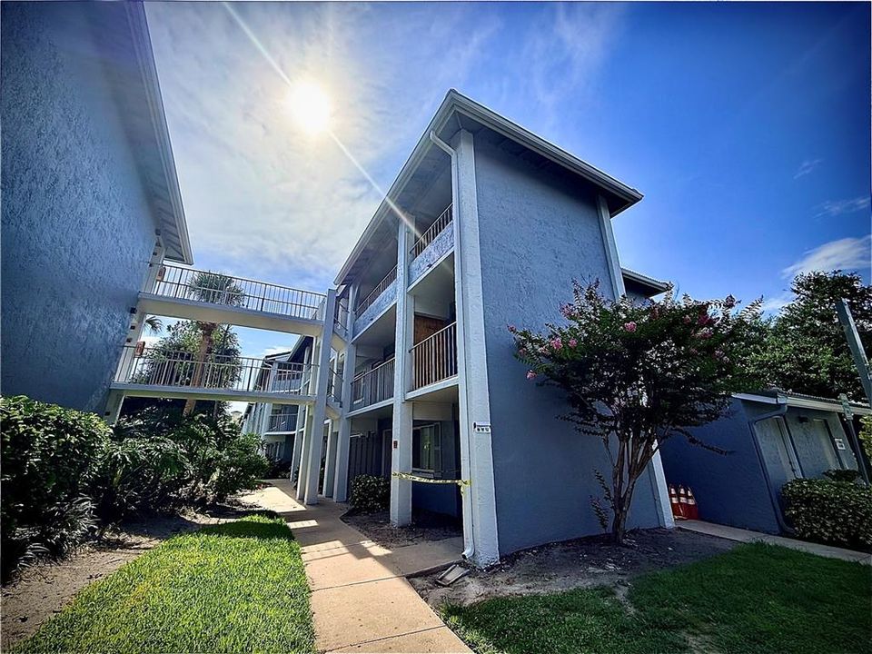 For Rent: $1,175 (1 beds, 1 baths, 496 Square Feet)
