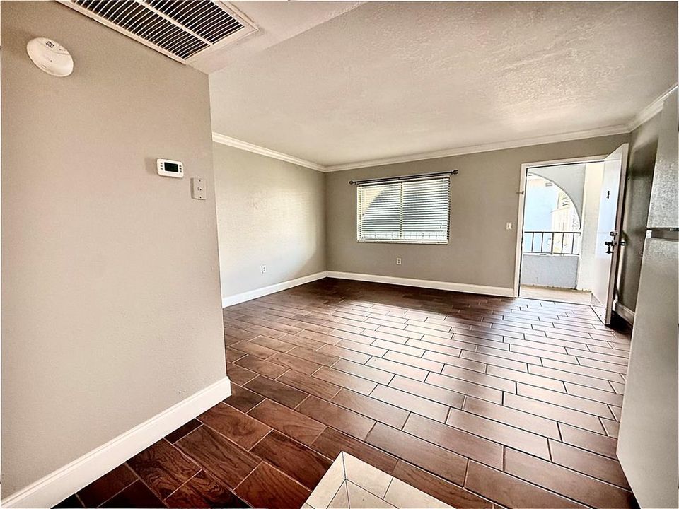 For Rent: $1,175 (1 beds, 1 baths, 496 Square Feet)