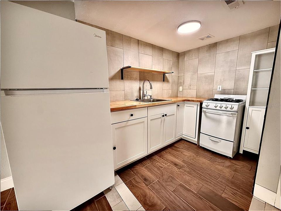 For Rent: $1,175 (1 beds, 1 baths, 496 Square Feet)