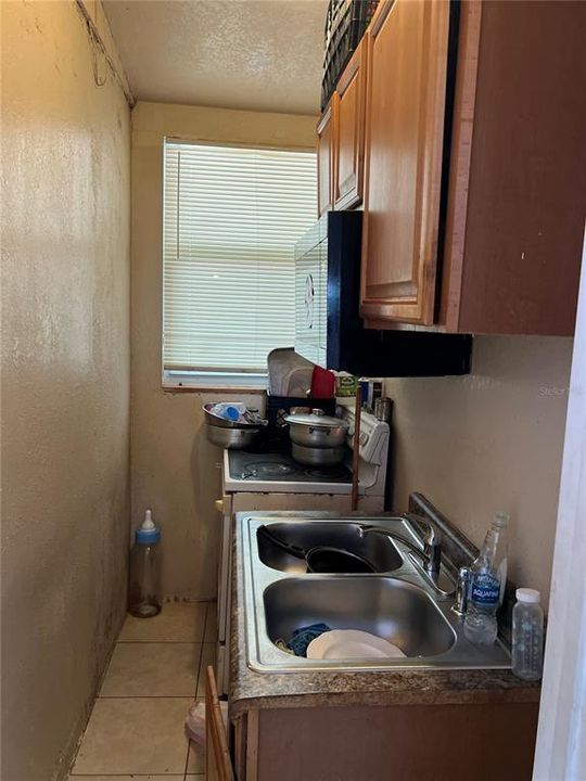 For Sale: $286,500 (4 beds, 3 baths, 1582 Square Feet)