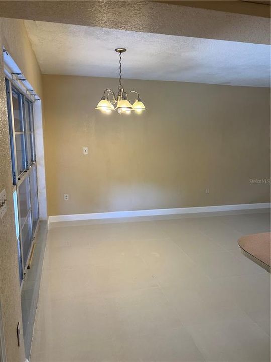 For Sale: $286,500 (4 beds, 3 baths, 1582 Square Feet)