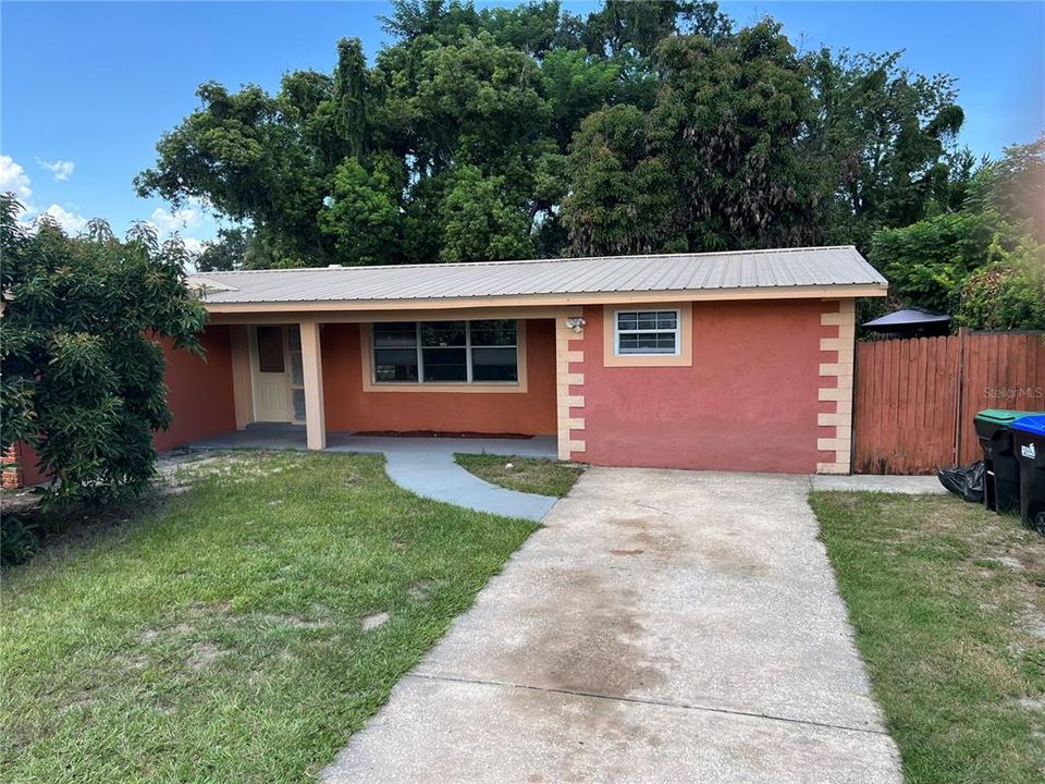 For Sale: $286,500 (4 beds, 3 baths, 1582 Square Feet)