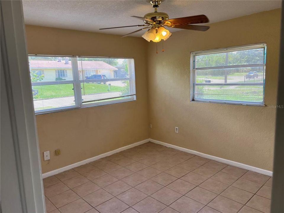 For Sale: $286,500 (4 beds, 3 baths, 1582 Square Feet)