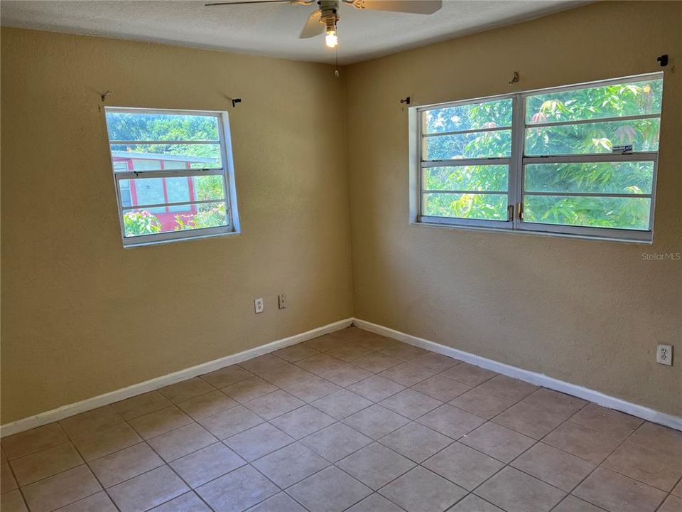For Sale: $286,500 (4 beds, 3 baths, 1582 Square Feet)