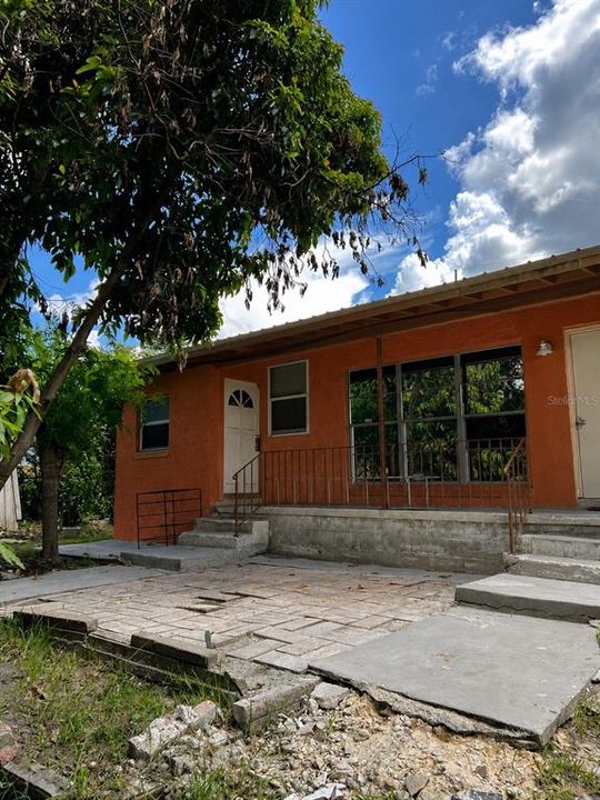 For Sale: $286,500 (4 beds, 3 baths, 1582 Square Feet)