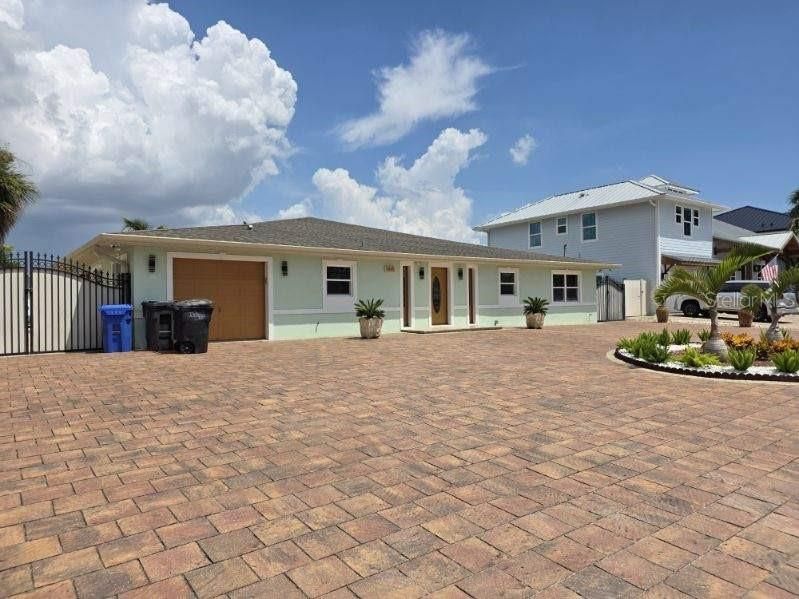 For Rent: $5,350 (3 beds, 2 baths, 2065 Square Feet)