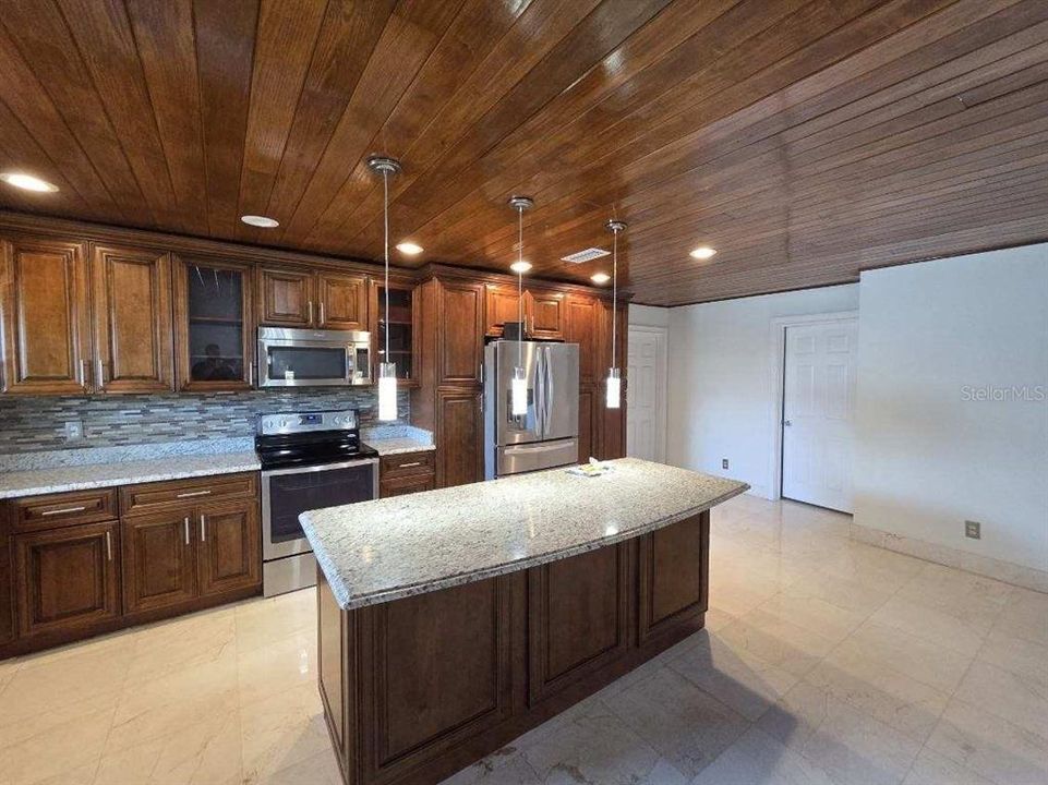 For Rent: $5,350 (3 beds, 2 baths, 2065 Square Feet)