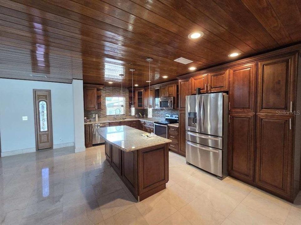 For Rent: $5,350 (3 beds, 2 baths, 2065 Square Feet)