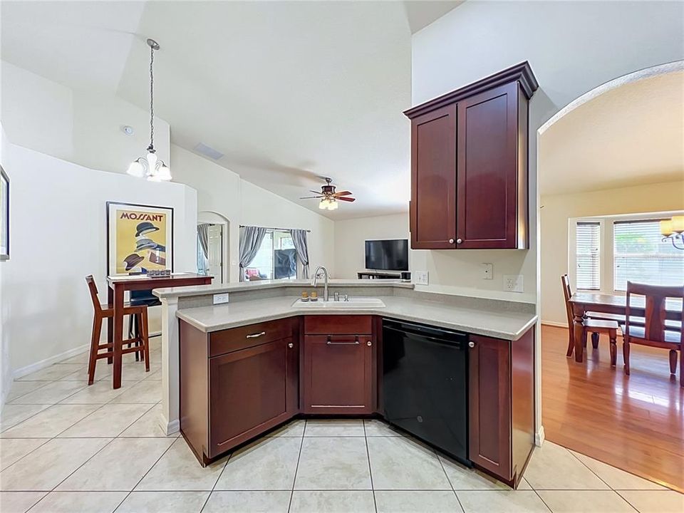 For Sale: $330,000 (3 beds, 2 baths, 1728 Square Feet)