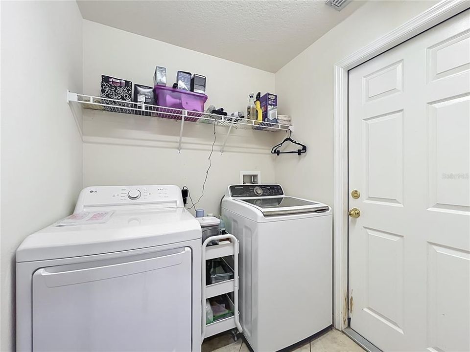 For Sale: $330,000 (3 beds, 2 baths, 1728 Square Feet)