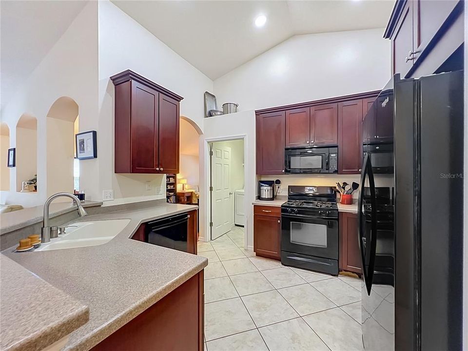 For Sale: $330,000 (3 beds, 2 baths, 1728 Square Feet)