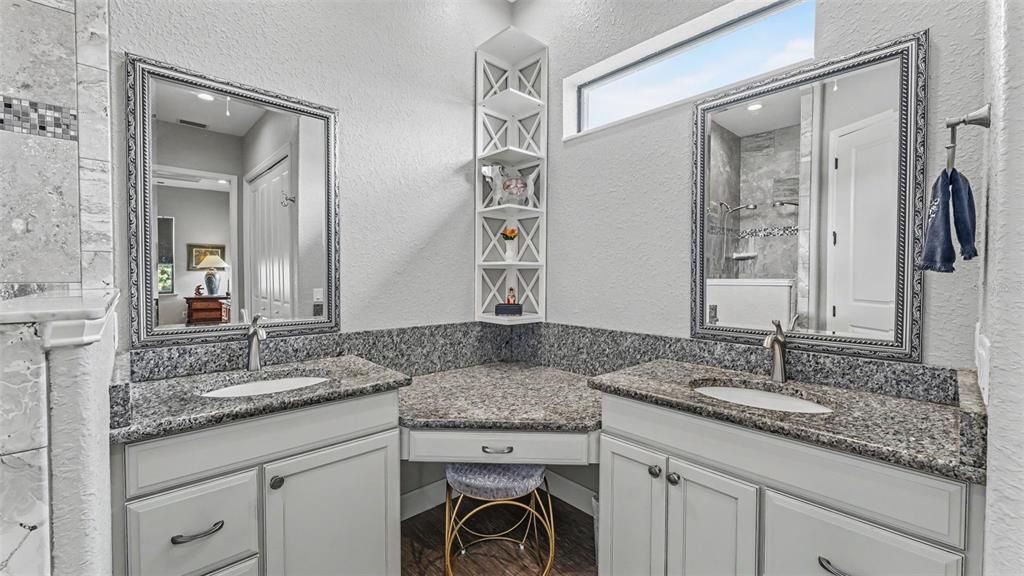 For Sale: $559,000 (2 beds, 2 baths, 1693 Square Feet)