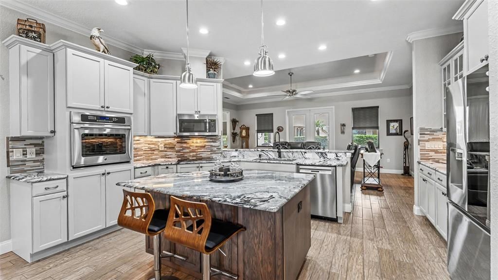 For Sale: $559,000 (2 beds, 2 baths, 1693 Square Feet)