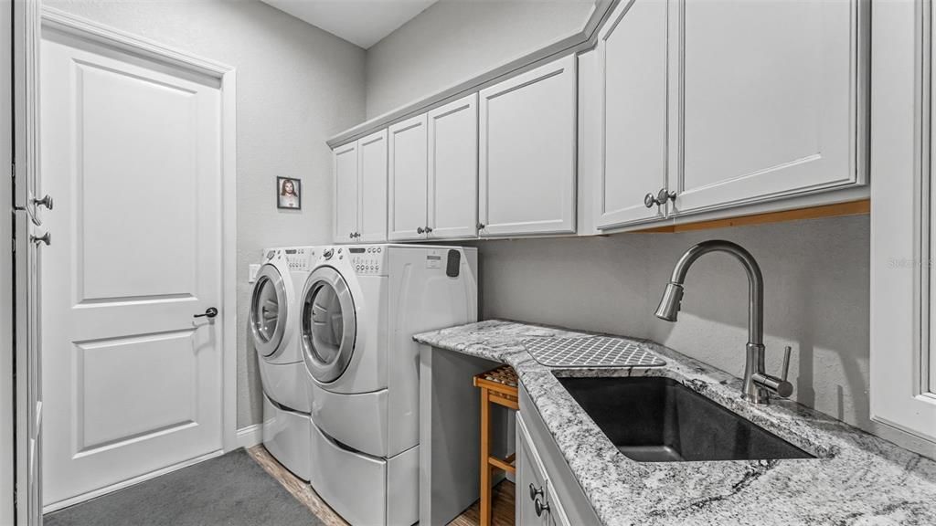 For Sale: $559,000 (2 beds, 2 baths, 1693 Square Feet)