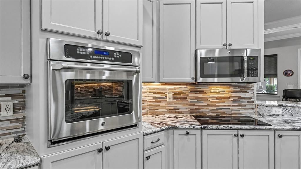 For Sale: $559,000 (2 beds, 2 baths, 1693 Square Feet)