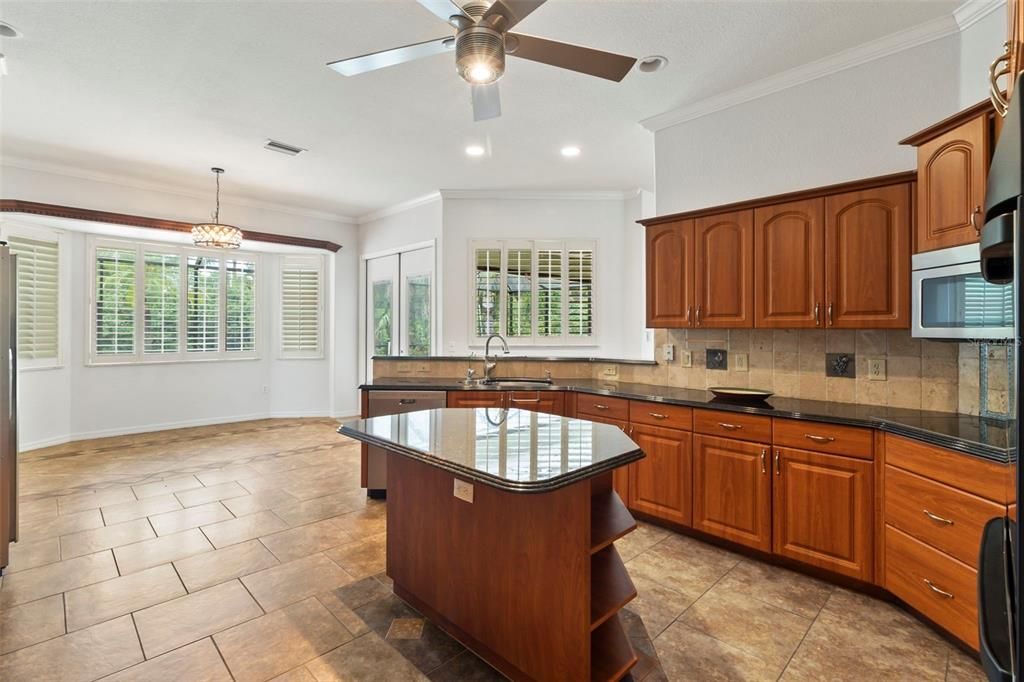 For Rent: $2,700 (3 beds, 2 baths, 2425 Square Feet)